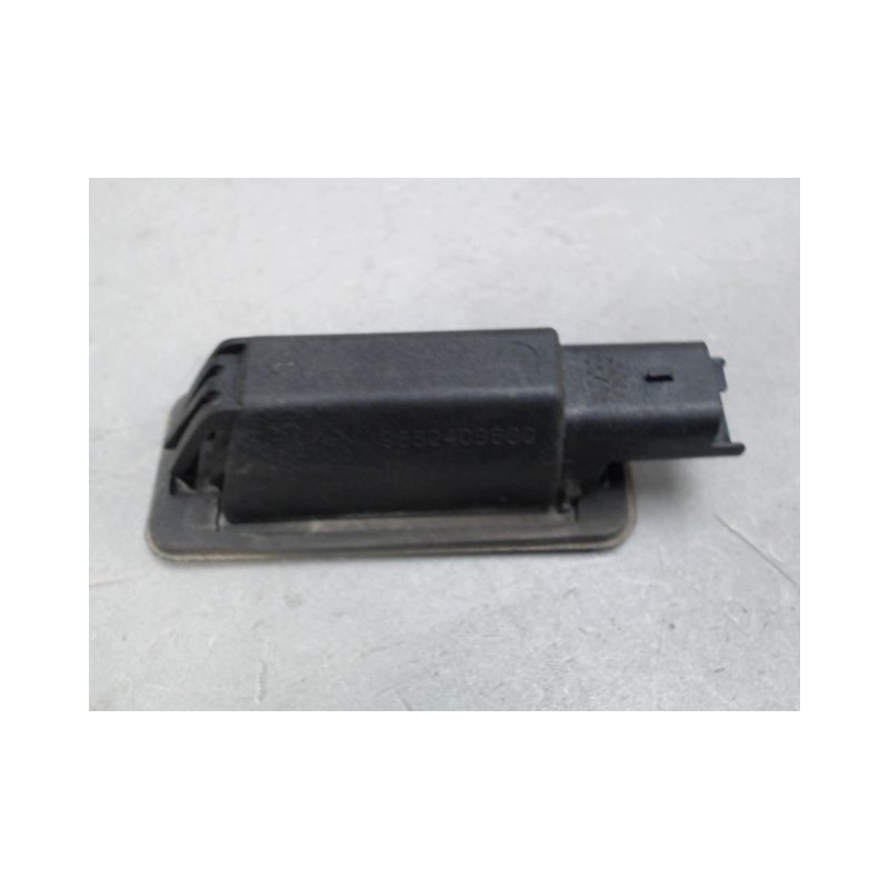 ECLAIREUR PLAQUE DE POLICE DROIT PEUGEOT 208