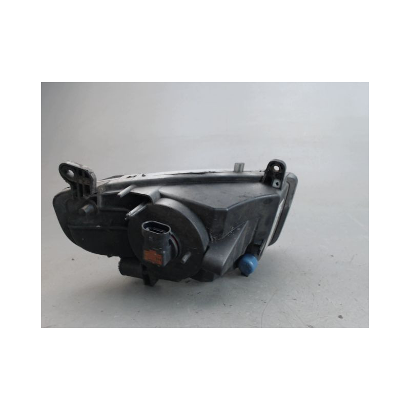 PHARE ANTIBROUILLARD AVANT DROIT AUDI A4