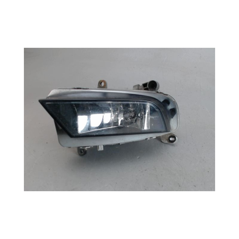 PHARE ANTIBROUILLARD AVANT GAUCHE AUDI A4