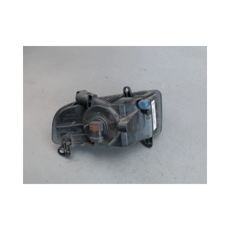PHARE ANTIBROUILLARD AVANT GAUCHE AUDI A4