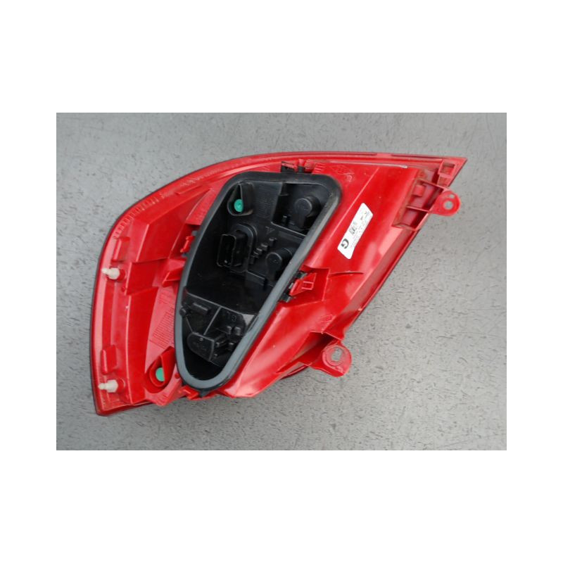 FEU ARRIERE GAUCHE  RENAULT CLIO