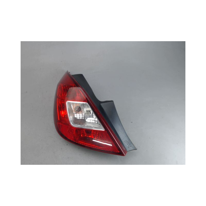 FEU ARRIERE GAUCHE  OPEL CORSA