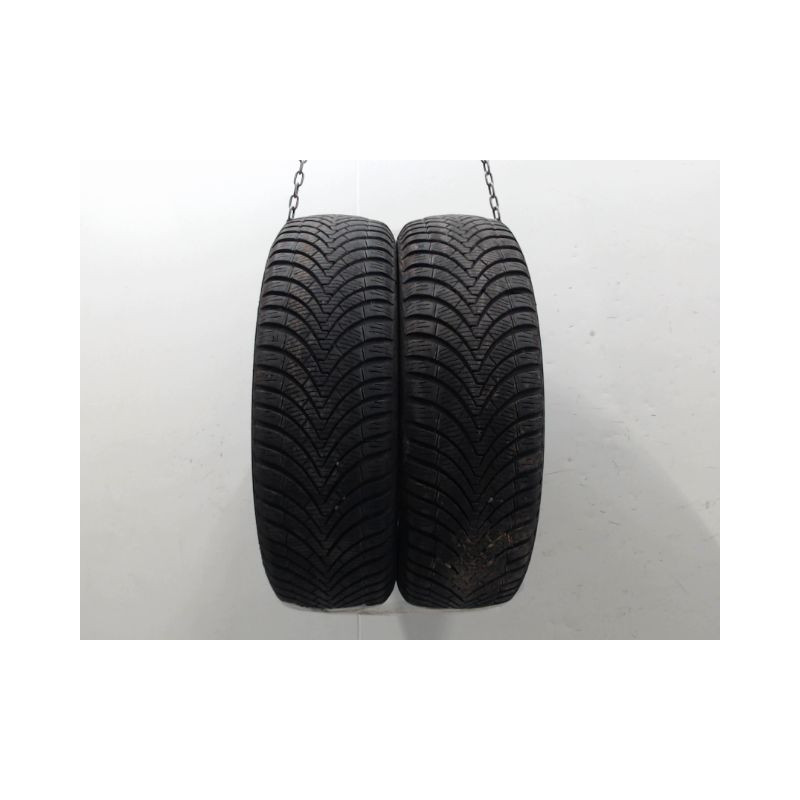 Paire de pneus KUMHO SOLUS 4S HA32 185 65 15 92 V