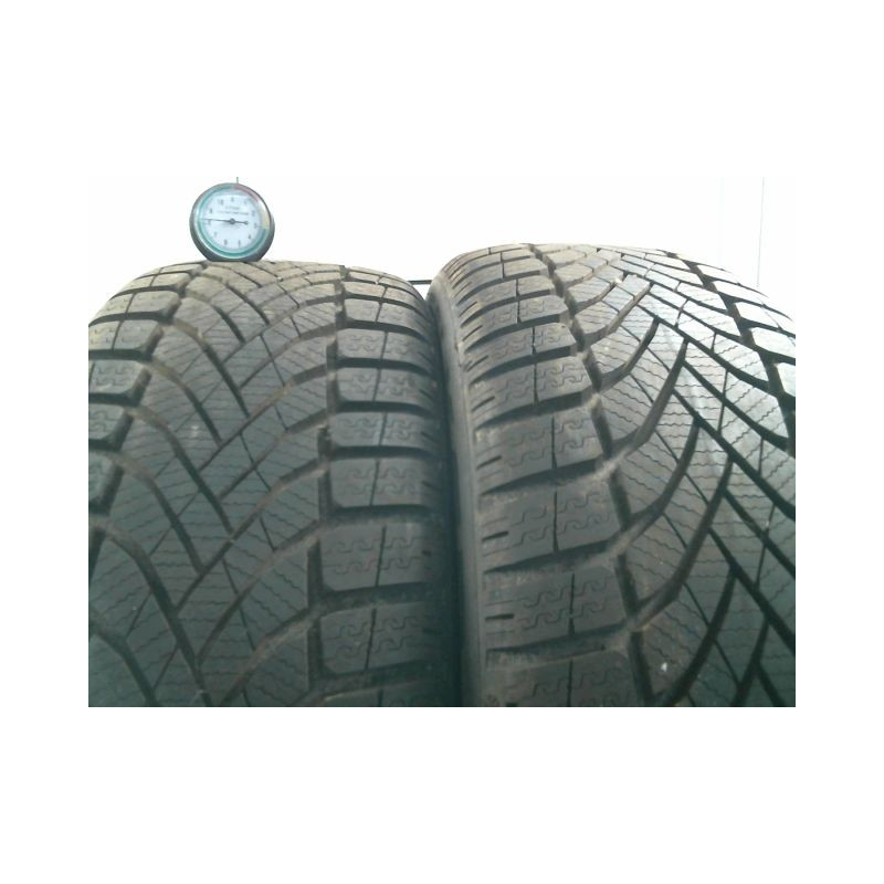 Paire de pneus FALKEN EUROWINTER HS02 215 50 17 95 V