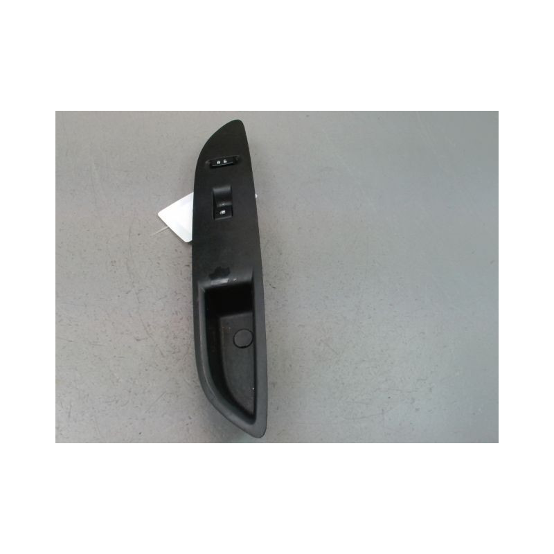 COMMANDE LEVE-GLACE PORTE AVD OPEL MOKKA
