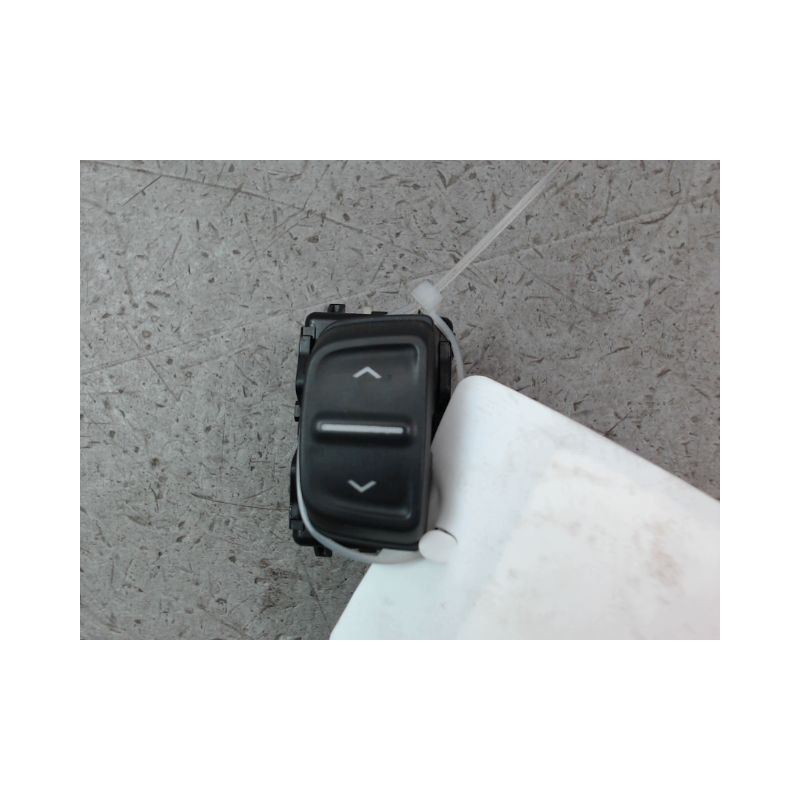 COMMANDE LEVE-GLACE PORTE AVG DACIA SANDERO II Phase 1 2012-...