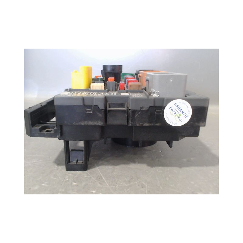 BOITE A FUSIBLES PEUGEOT 5008