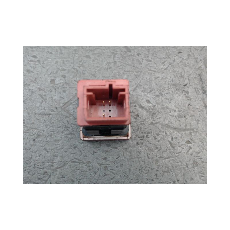 BOUTON DE WARNING PEUGEOT PARTNER