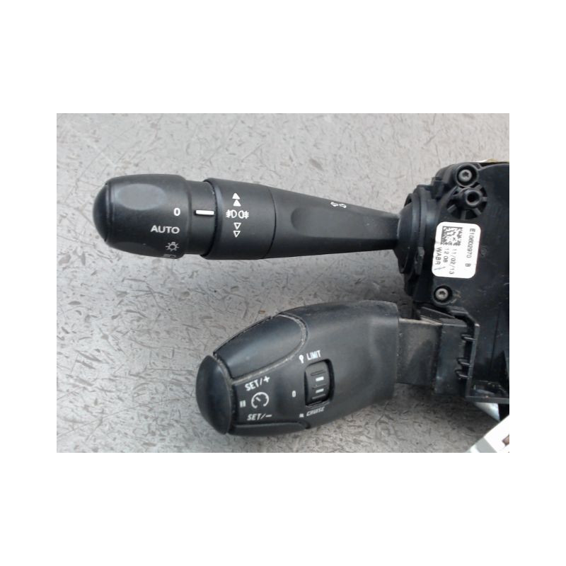 BLOC COMMODOS PEUGEOT 208
