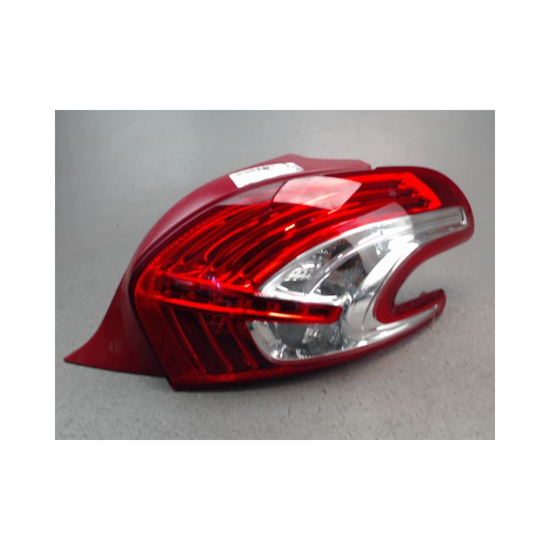 FEU ARRIERE DROIT PEUGEOT 208
