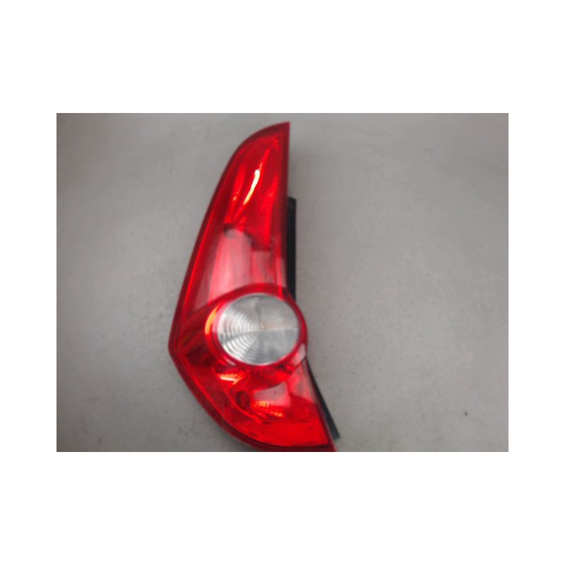 FEU ARRIERE GAUCHE  OPEL AGILA