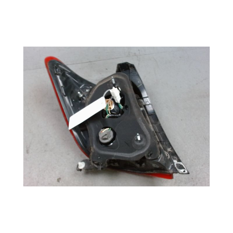FEU ARRIERE DROIT TOYOTA YARIS 3 PHASE 2 1.5I - 16V HYB