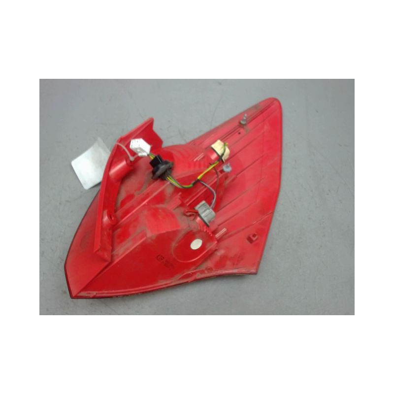 FEU ARRIERE DROIT KIA VENGA 09-