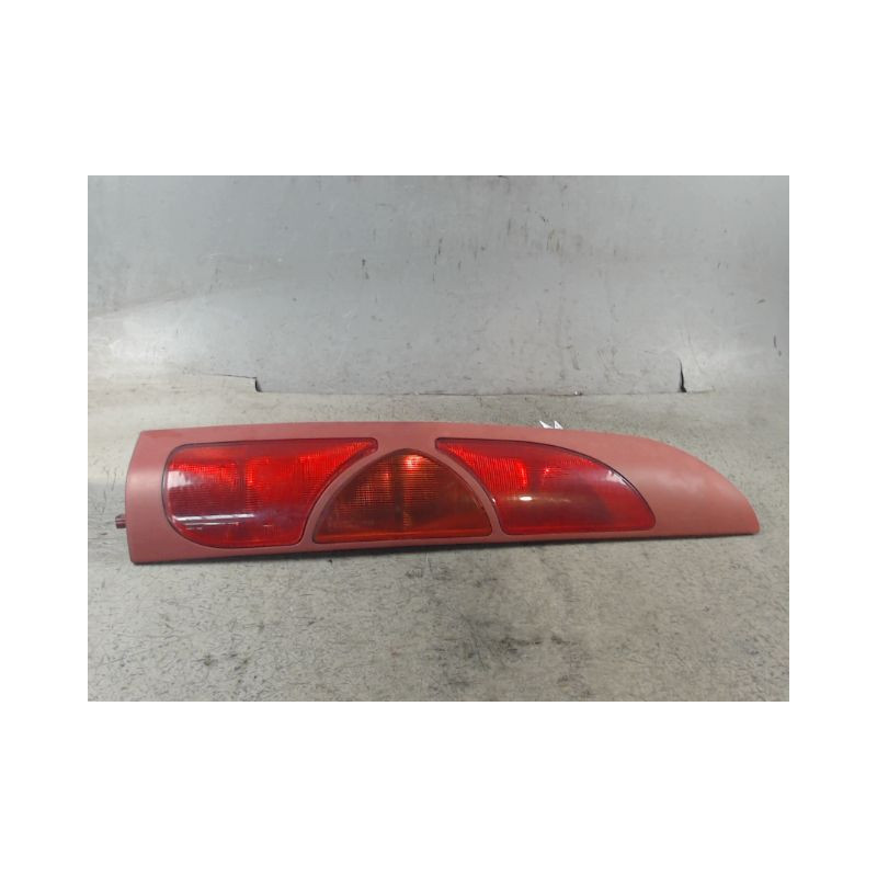 FEU ARRIERE GAUCHE  RENAULT KANGOO 2000-2003