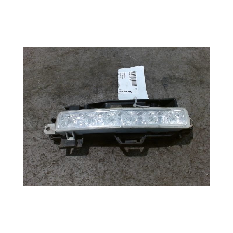 FEUX POSITION DROIT PEUGEOT 108