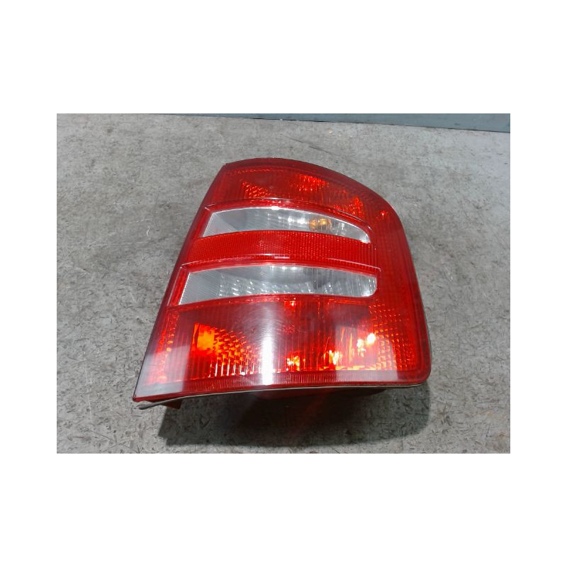 FEU ARRIERE DROIT SKODA FABIA BREAK 00-04