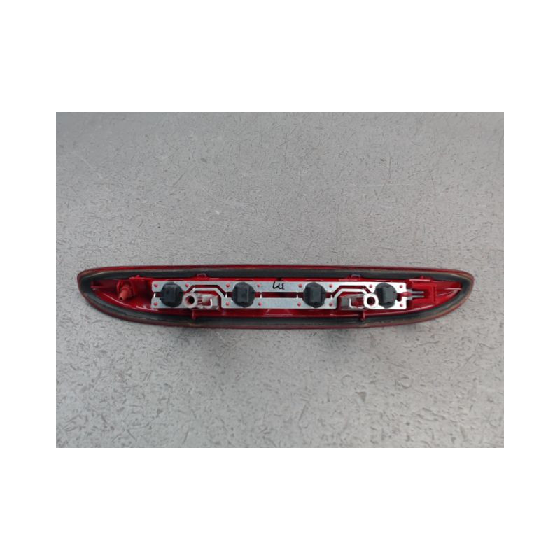 FEUX STOP SUPPLEMENTAIRE PEUGEOT 208