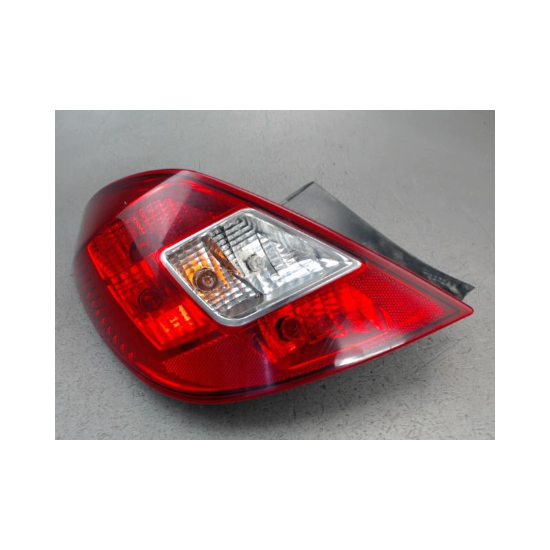 FEU ARRIERE DROIT OPEL CORSA