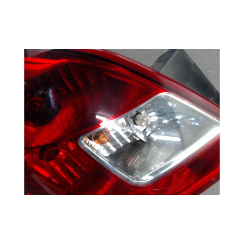 FEU ARRIERE DROIT OPEL CORSA