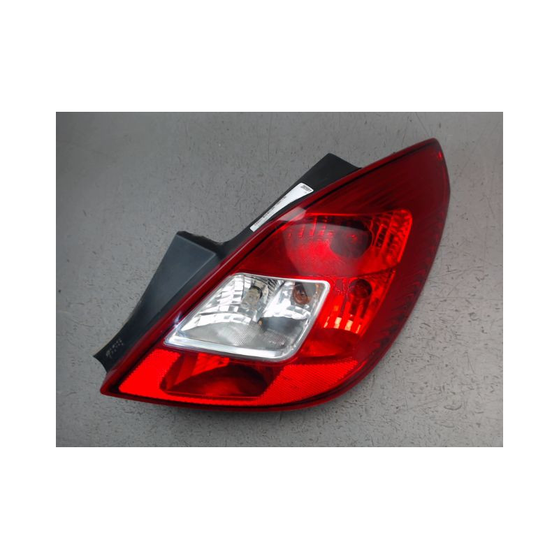 FEU ARRIERE GAUCHE  OPEL CORSA