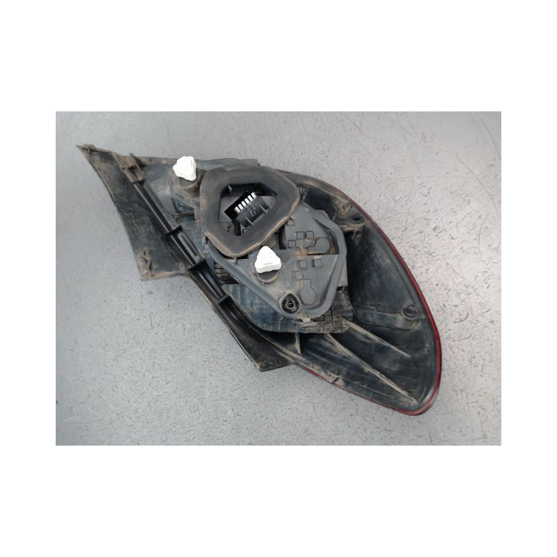 FEU ARRIERE GAUCHE  OPEL CORSA