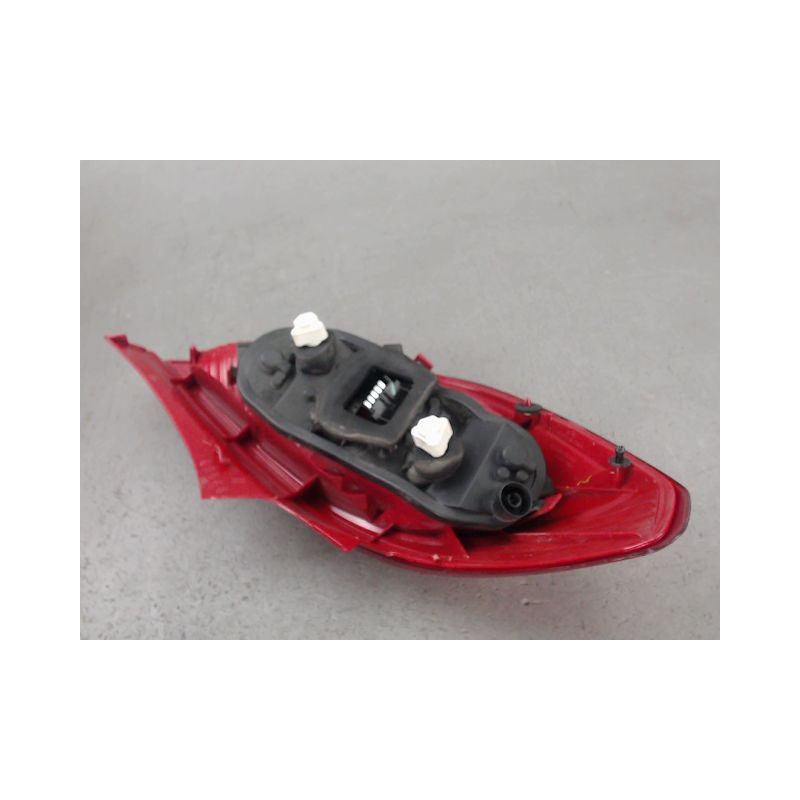 FEU ARRIERE DROIT OPEL CORSA