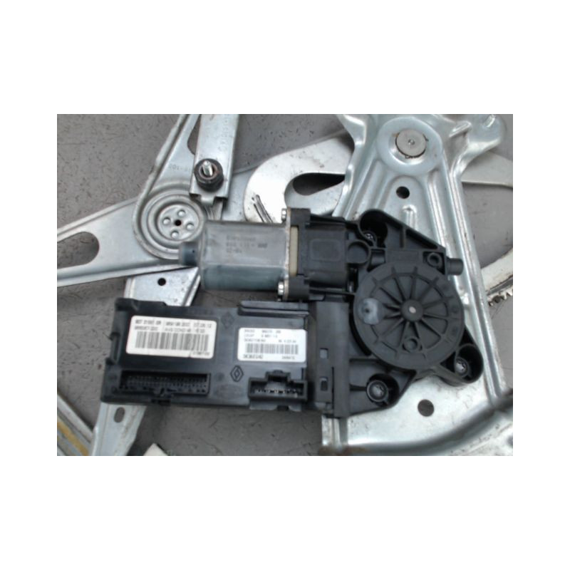 MECANISME LEVE-GLACE AVANT GAUCHE RENAULT MEGANE