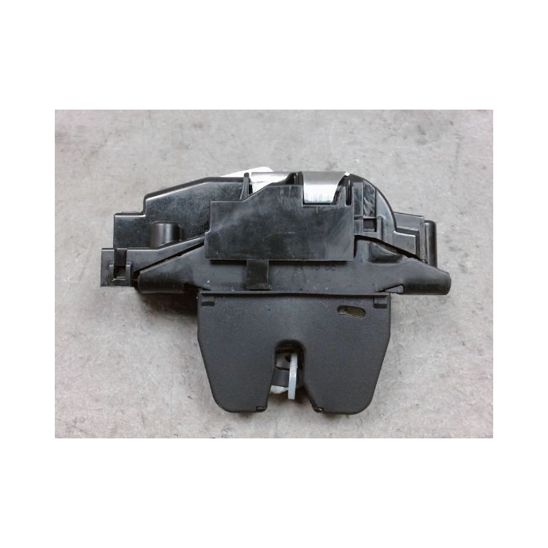 SERRURE HAYON  PEUGEOT PARTNER TEPEE 2008-