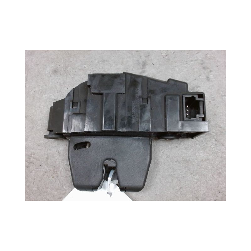 SERRURE HAYON  PEUGEOT PARTNER TEPEE 2008-
