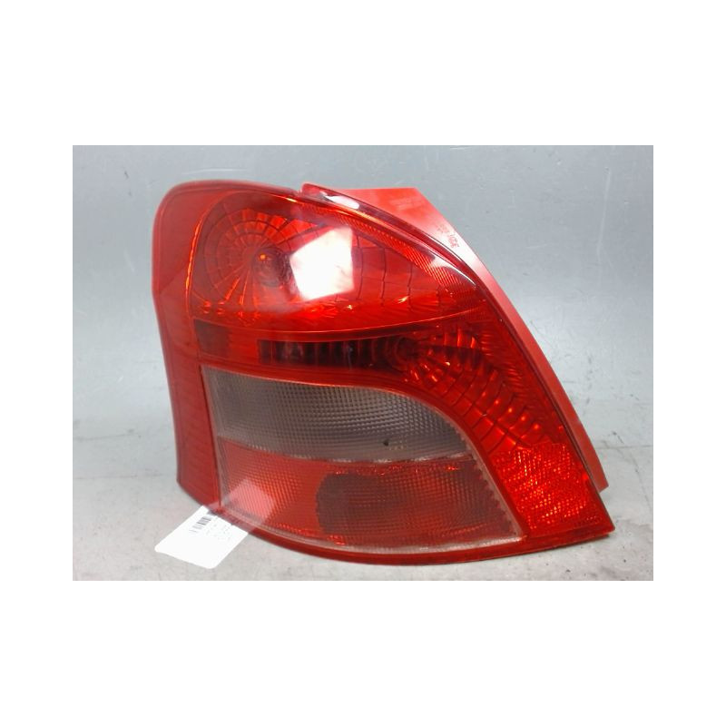 FEU ARRIERE GAUCHE  TOYOTA YARIS 2005-