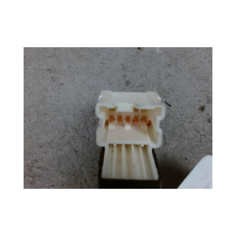 COMMANDE LEVE-GLACE PORTE ARD SUZUKI IGNIS