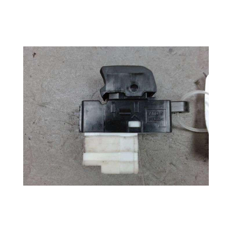 COMMANDE LEVE-GLACE PORTE ARG SUZUKI IGNIS