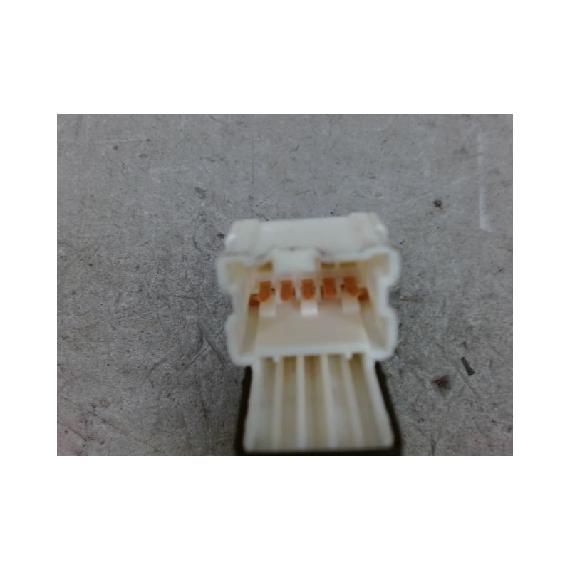COMMANDE LEVE-GLACE PORTE ARG SUZUKI IGNIS