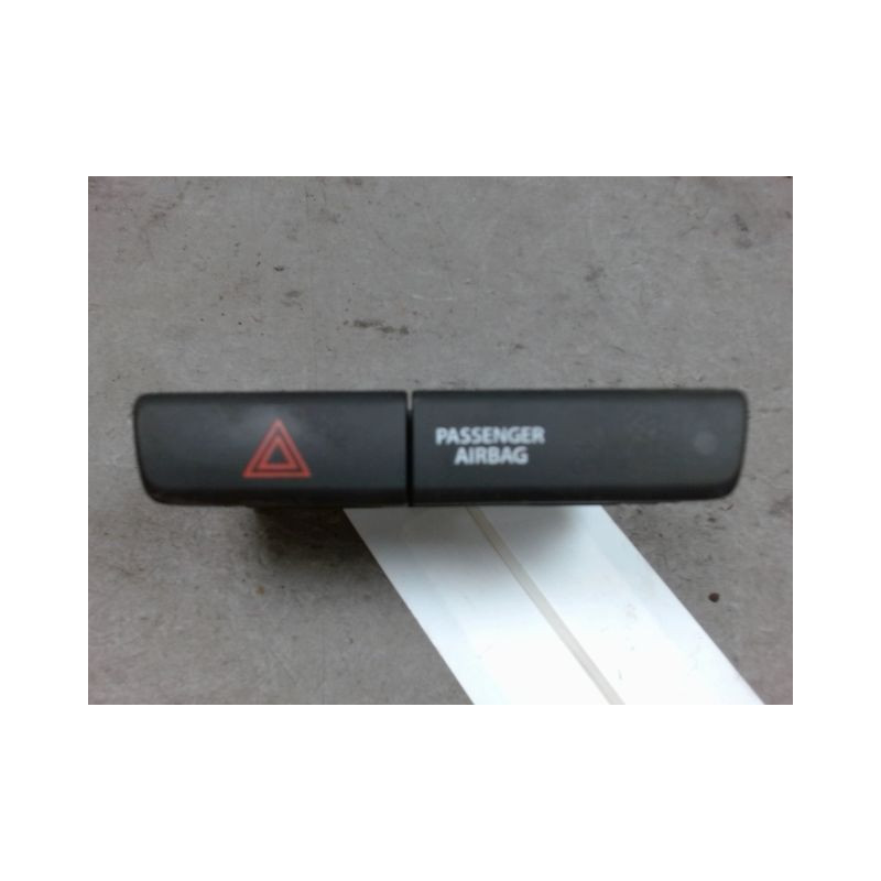 BOUTON DE WARNING SUZUKI IGNIS