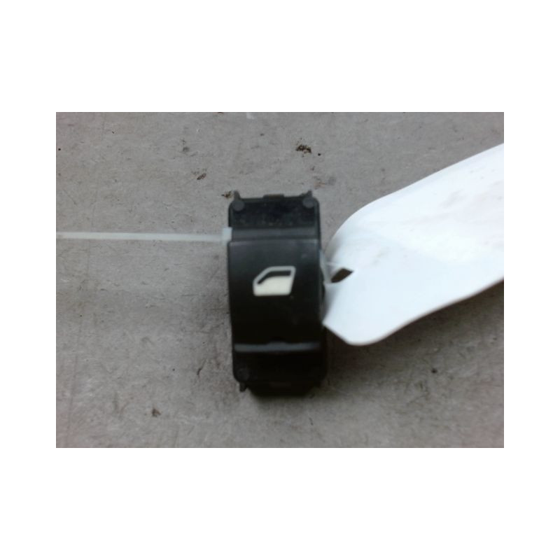 COMMANDE LEVE-GLACE PORTE AVD PEUGEOT 3008
