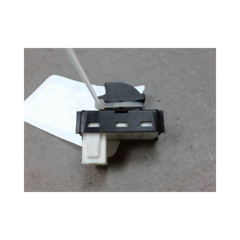 COMMANDE LEVE-GLACE PORTE AVD PEUGEOT 3008