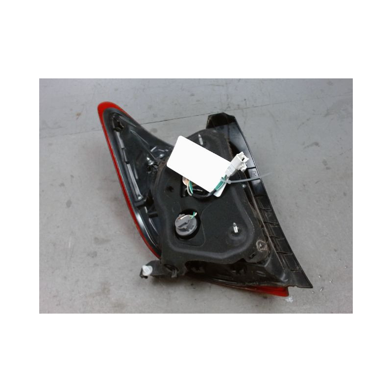 FEU ARRIERE DROIT TOYOTA YARIS 3 PHASE 2 1.5I - 16V HYB