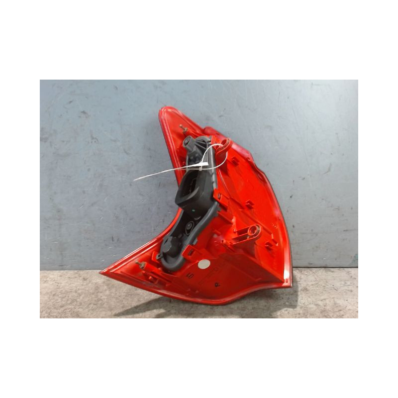 FEU ARRIERE DROIT PEUGEOT 3008 2009-