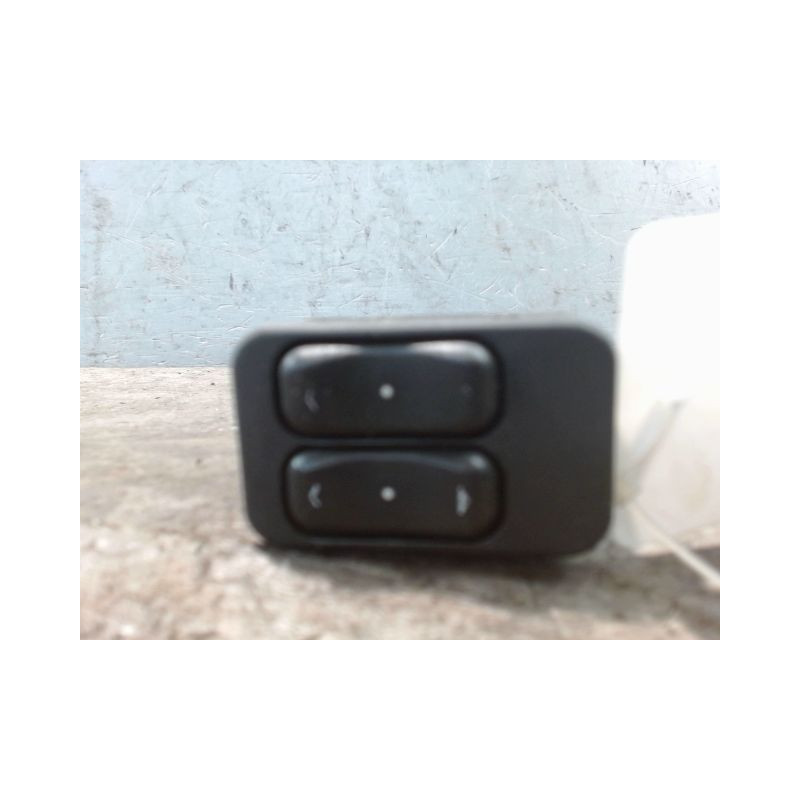 COMMANDE LEVE-GLACE PORTE AVG OPEL CORSA 03-06