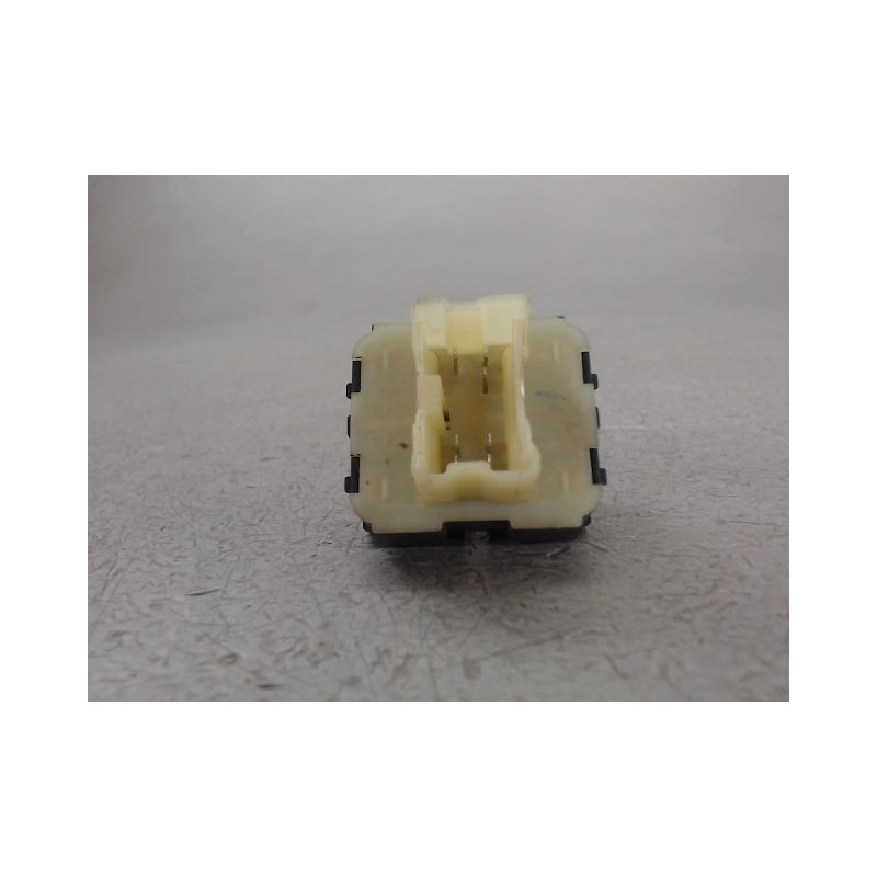 COMMANDE LEVE-GLACE PORTE AVG RENAULT CLIO