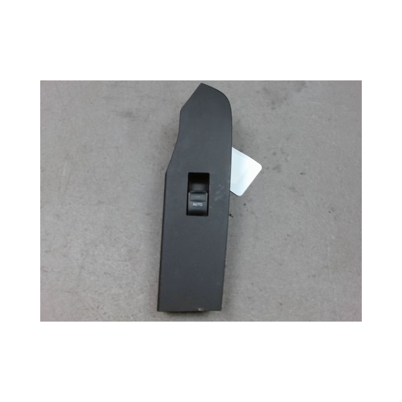 COMMANDE LEVE-GLACE PORTE AVD TOYOTA AURIS