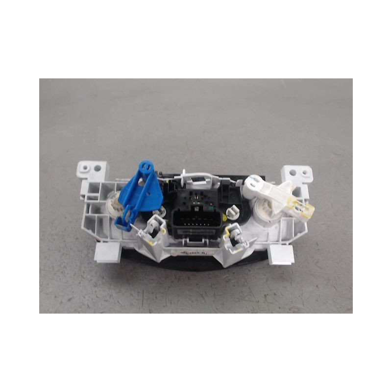 COMMANDE DE CHAUFFAGE DACIA DUSTER