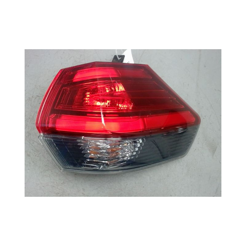 FEU ARRIERE DROIT NISSAN X-TRAIL