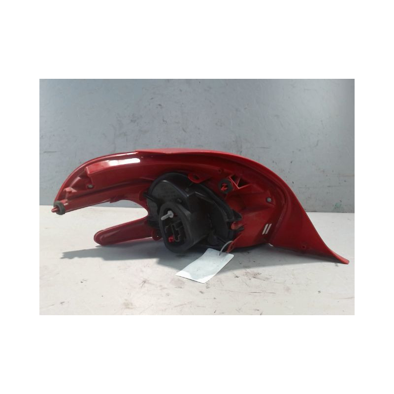 FEU ARRIERE DROIT PEUGEOT 208