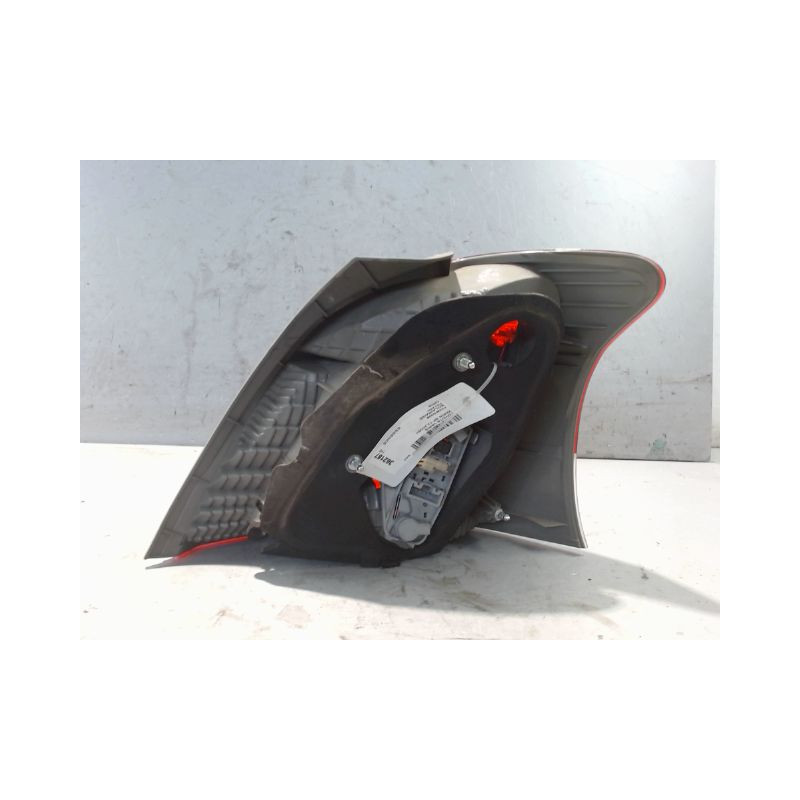 FEU ARRIERE GAUCHE  TOYOTA YARIS 2005-