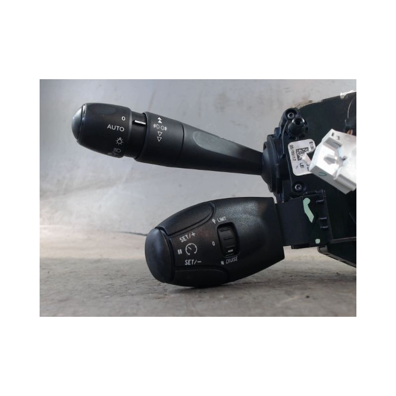 BLOC COMMODOS PEUGEOT 208