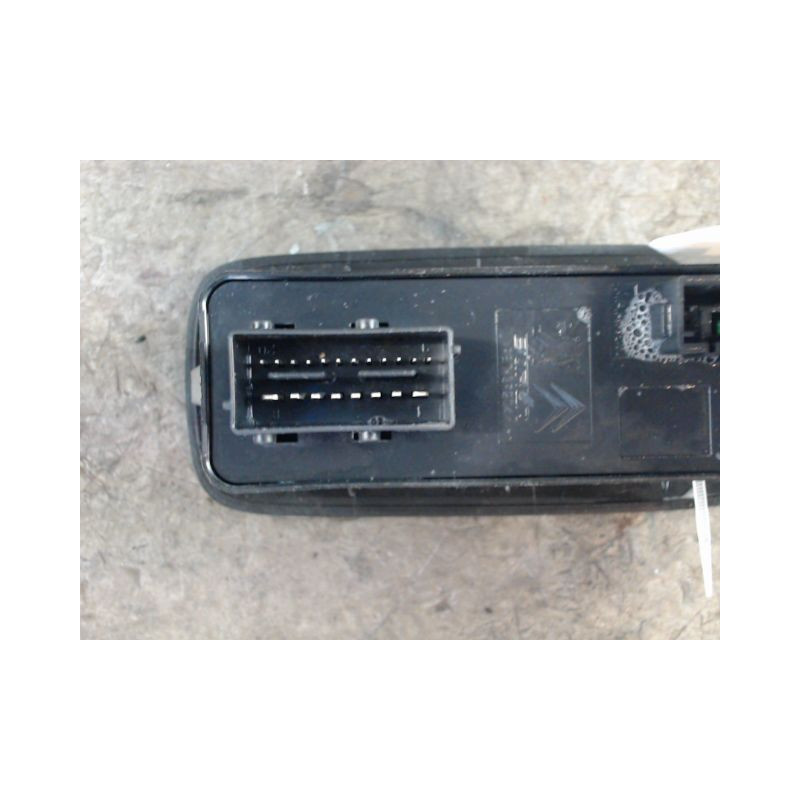 COMMANDE LEVE-GLACE PORTE AVG PEUGEOT 208