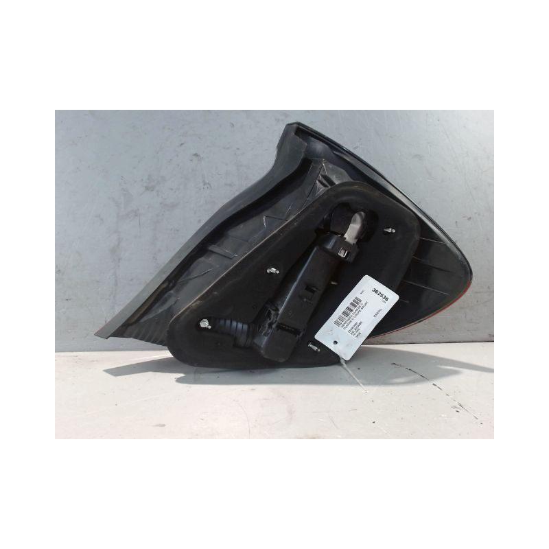 FEU ARRIERE GAUCHE  MERCEDES CLASSE C COUPE SPORT 2004-