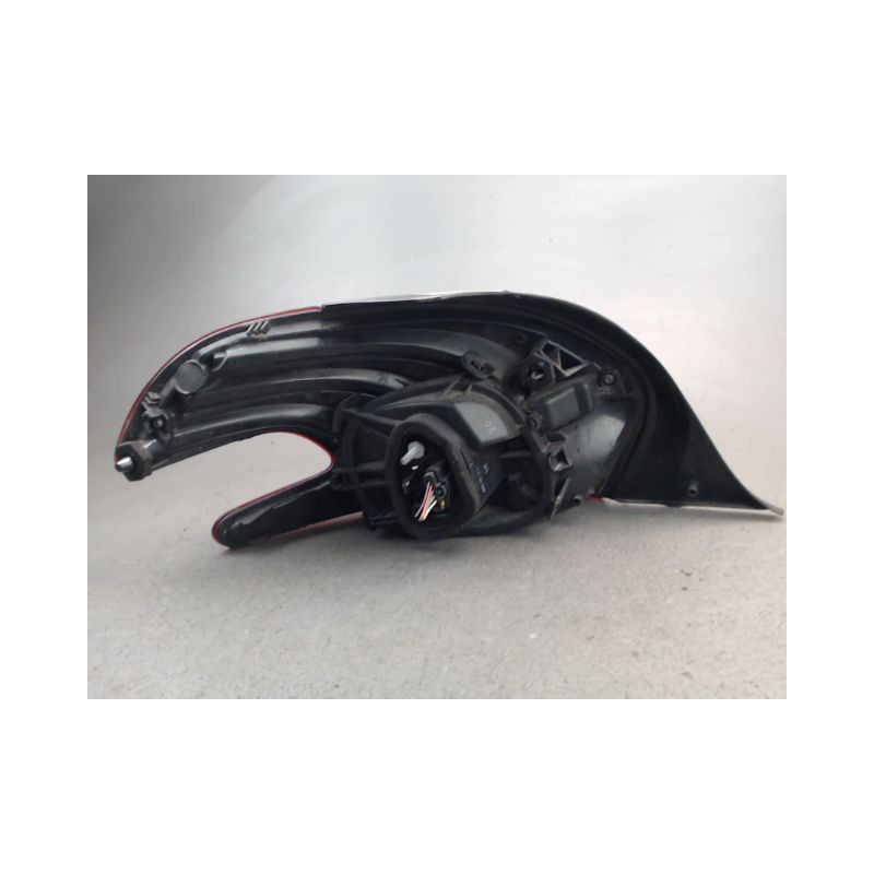 FEU ARRIERE DROIT PEUGEOT 208