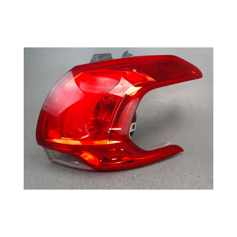 FEU ARRIERE DROIT PEUGEOT 2008